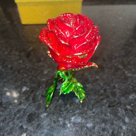 Rose Jewelry/ Trinket Box Hand Painted - Picture 4 of 7